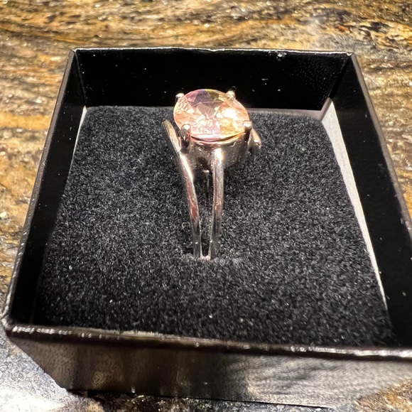 Pink/peach tone silver ring size 7 - Picture 2 of 8